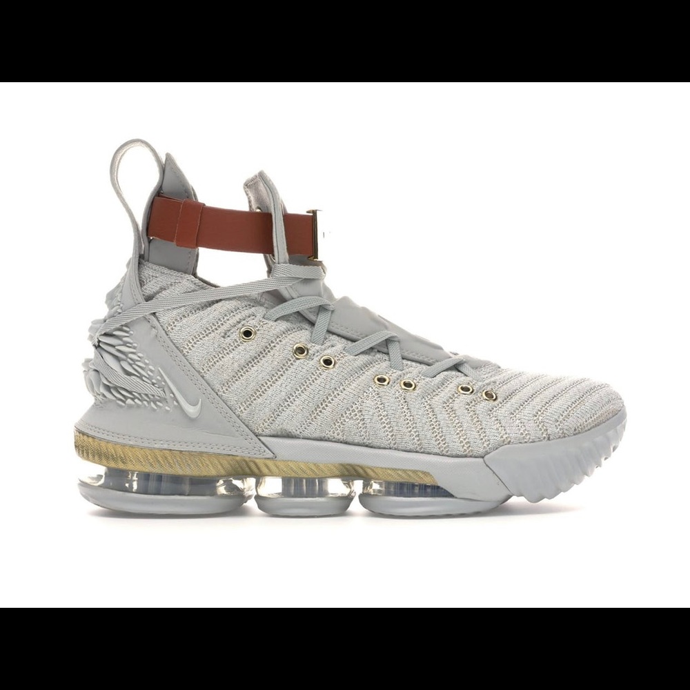 Lebron 16 LMTD HFR Sold Out Sz. 8.5